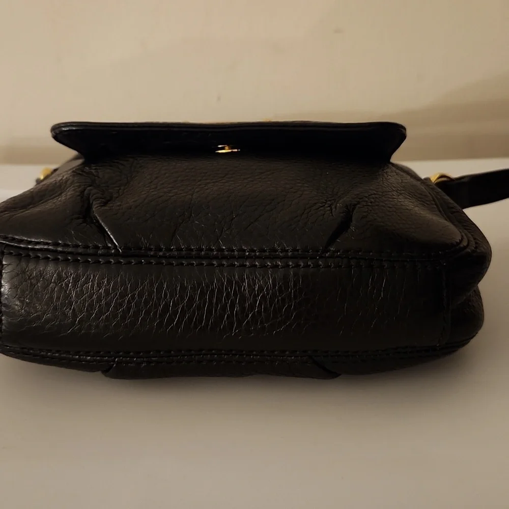 Michael Kors Leather Crossbody w/Free Fossil Cardholder